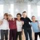 Kinder in Sporthalle